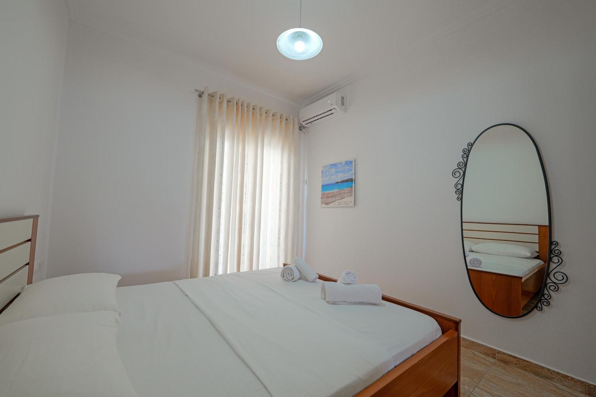 Guest House Moonlight Ксамил Екстериор снимка